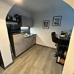 Geheimtipp KÖNIGSSTUHL - Altstadt-Apartment nahe Warnowufer